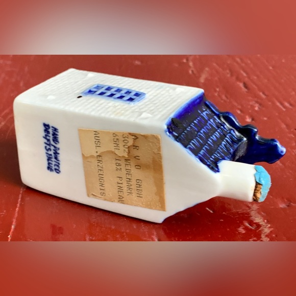 Vintage Hand Painted Ceramic  Delfts Blue Figural House Building Bottle - Picture 8 of 11